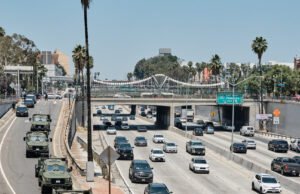 การบรรยายสรุปวันพุธ: ทำไมกองทัพอเมริกันถึงอยู่ในลอสแองเจลิส