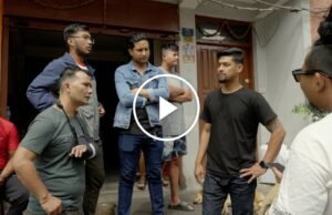 ผู้ประท้วงรุ่นเยาว์ในเนปาลกู้คืนสินค้าที่พักสำหรับเจ้าของร้าน